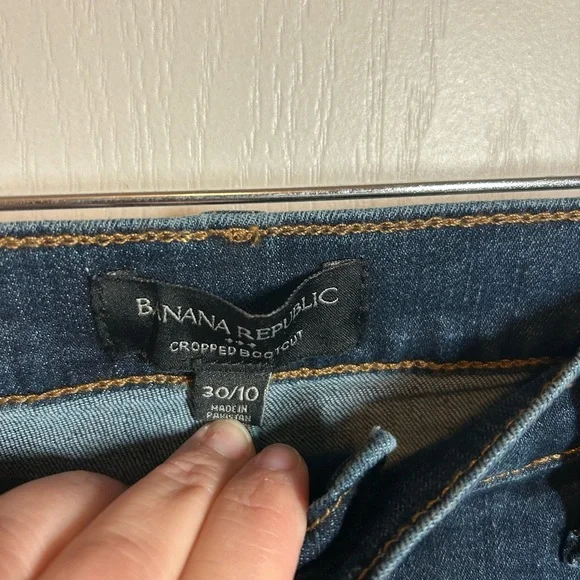 Banana Republic Cropped Bootcut Dark Wash Jeans - Size 30/10 EUC Women’s - Picture 2 of 9